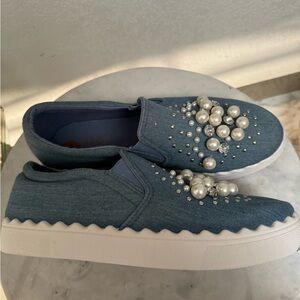 Semi-used denim shoes with pearls